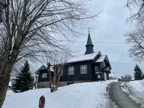 Seremonisted: Åros kirke.