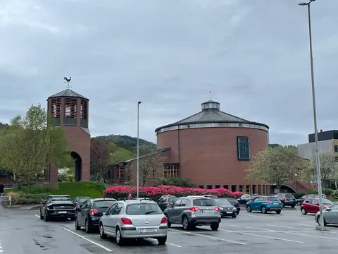 Seremonisted: Åsane nye kirke.