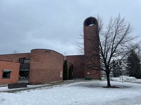 Seremonisted: Åssiden kirke.