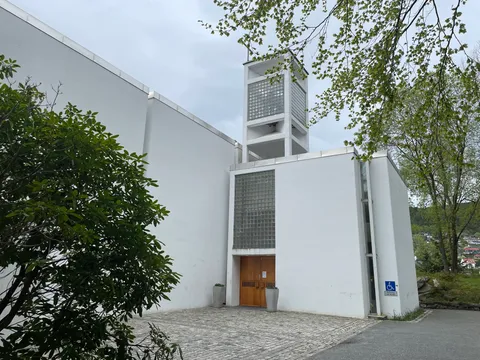 Seremonisted: Eidsvåg kirke.