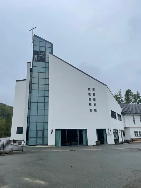 Seremonisted: Erdal kirke.