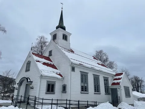 Seremonisted: Heggedal kirke.