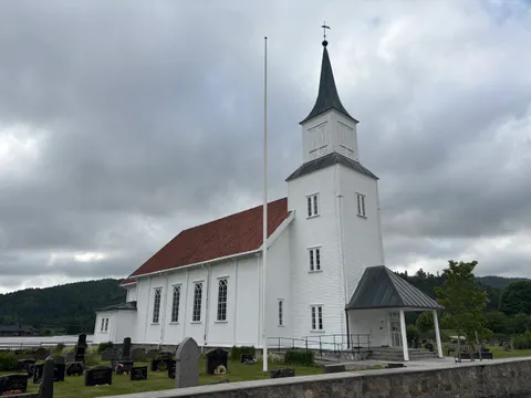 Seremonisted: Kvelde kirke.