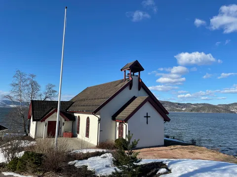 Seremonisted: Nesbygda kirke.