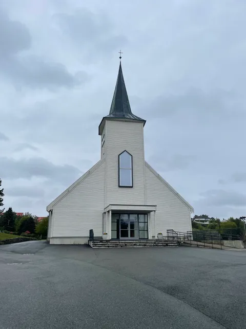 Seremonisted: Tveit kirke.